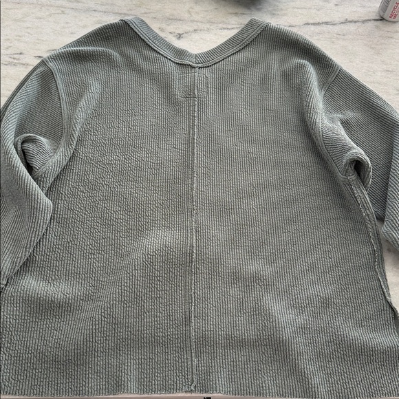 Aerie Wonder Textured V-Neck Sweatshirt - Picture 9 of 9